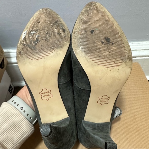 Steve Madden Women’s “Honee” Suede Leather Sling Back Closed Toe Pumps - Picture 8 of 8